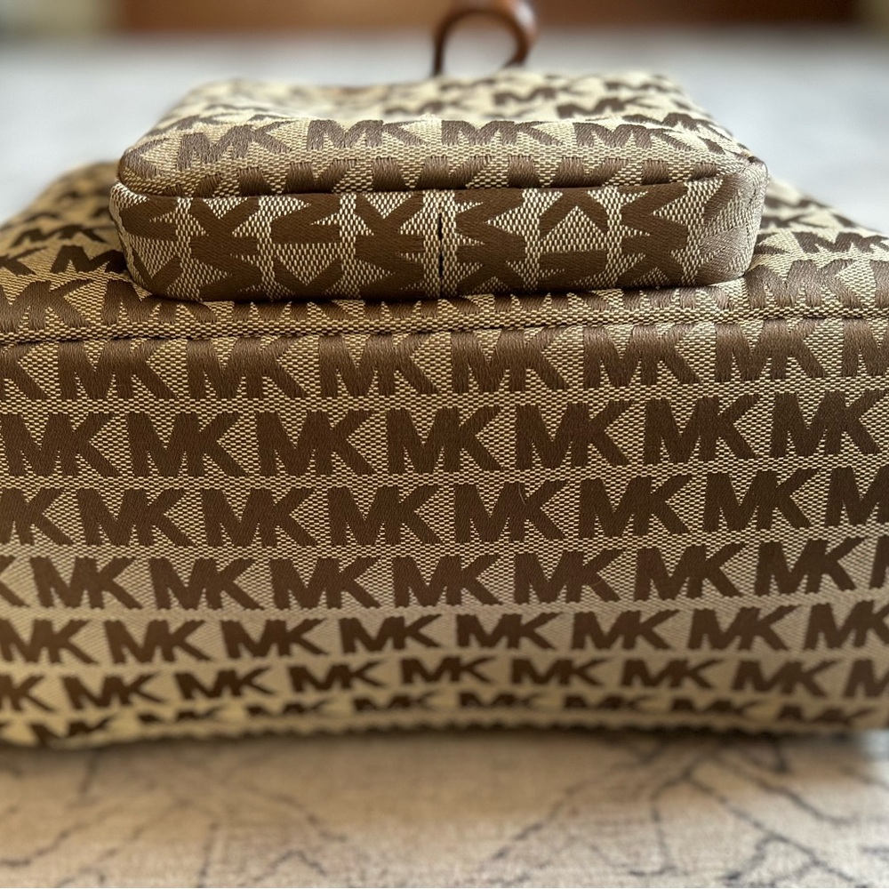 Michael Kors Abbey Large Logo Jacquard & Leather Backpack- Excellent Condition - Picture 8 of 14